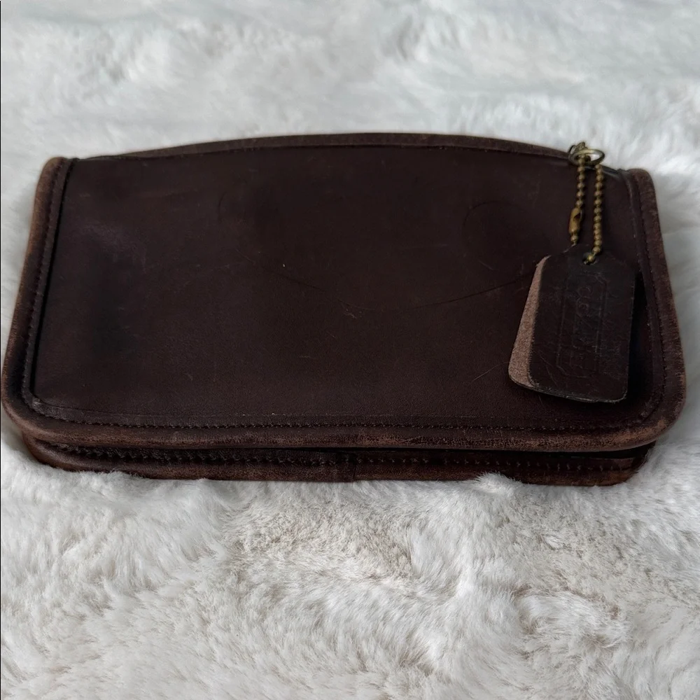 Vintage Mahogany Brown Leather Coach Chunky 7165 Cosmetic
Bag Pouch w/ Hangtag - Picture 10 of 10